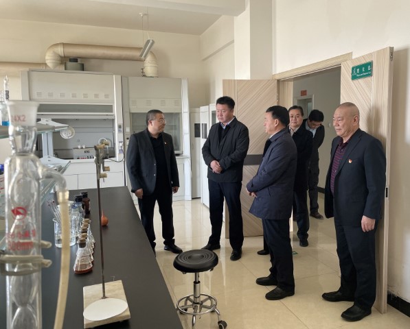 酒泉市政府黨組成員、副市長(zhǎng)哈里別克來敦煌種業(yè)調(diào)研指導(dǎo)工作